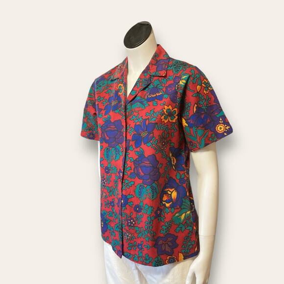 Cheryl Tiegs made in the US size 6 red purple and blue floral prints, button up - Picture 3 of 5